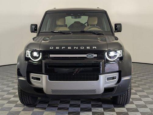 2025 Land Rover Defender 110 P300