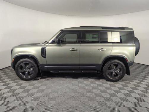 2025 Land Rover Defender 110 P300