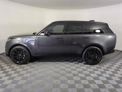 2025 Land Rover Range Rover P530 SE