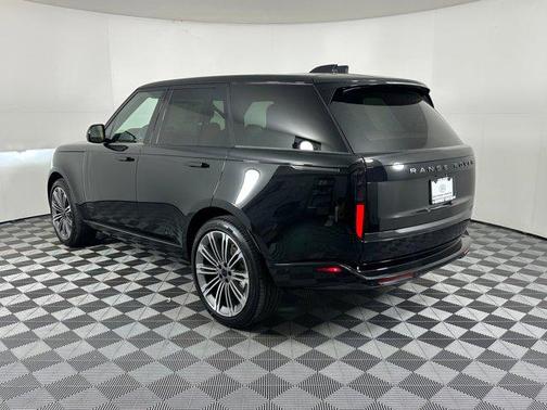2026 Land Rover Range Rover P400 SE