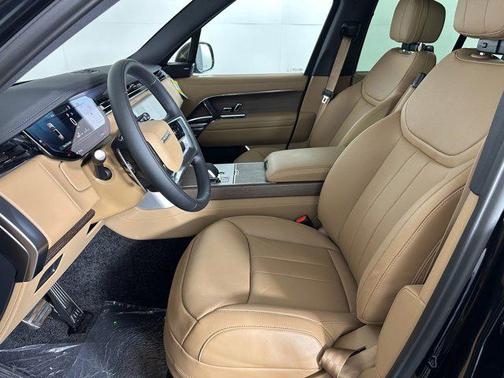 2026 Land Rover Range Rover P400 SE