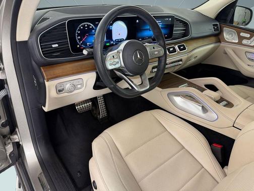 Silver 2023 Mercedes-Benz GLS 450 4MATIC