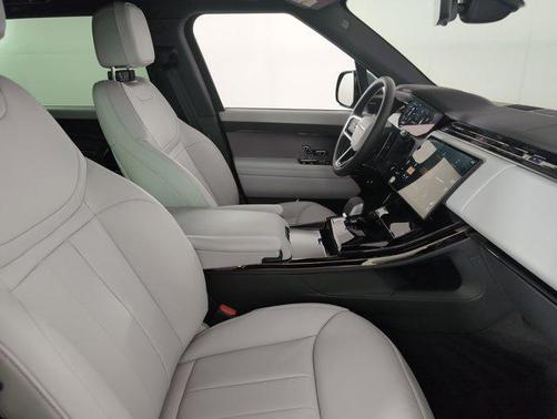 2025 Land Rover Range Rover Sport P360 S