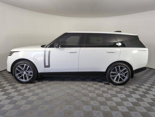 2025 Land Rover Range Rover P400 SE 7 Seat