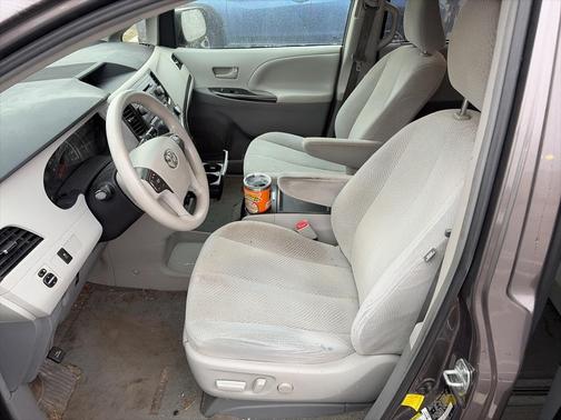 2012 Toyota Sienna LE