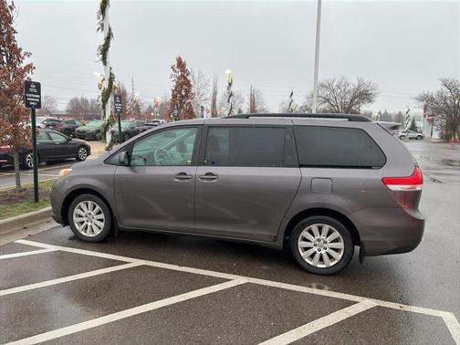 2012 Toyota Sienna LE