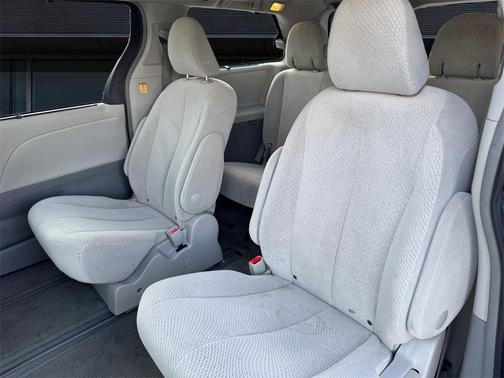 2012 Toyota Sienna LE