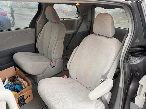 2012 Toyota Sienna LE