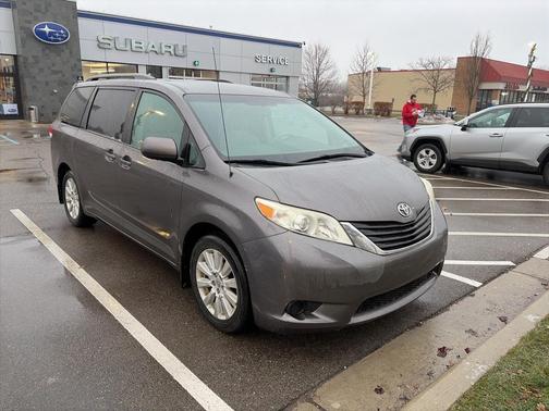 2012 Toyota Sienna LE