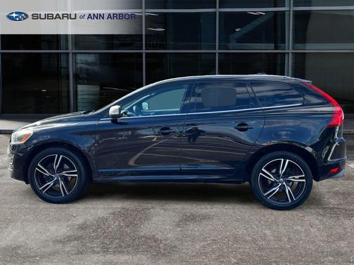 2017 Volvo XC60 T6 R-Design