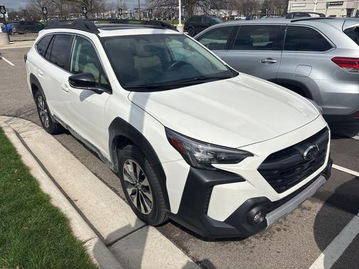 Crystal White Pearl 2023 Subaru Outback Limited XT