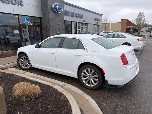 Bright White Clearcoat 2015 Chrysler 300 Limited