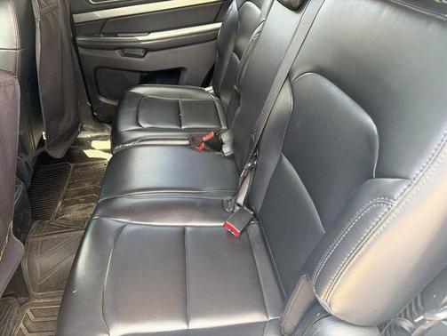 Ingot Silver 2019 Ford Explorer XLT