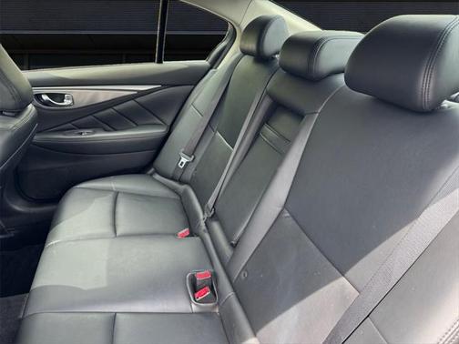 2015 INFINITI Q50 Base