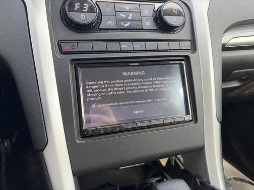 2016 Ford Fusion SE