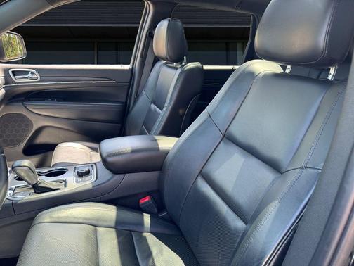 Diamond Black Crystal Pearlcoat 2019 Jeep Grand Cherokee Limited
