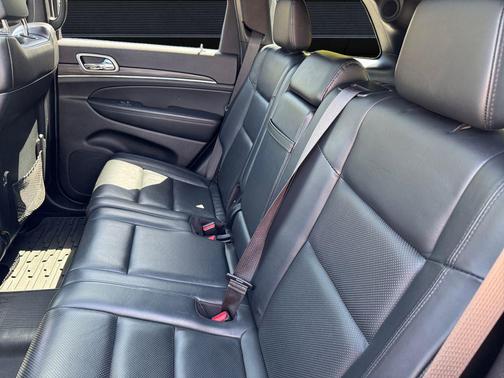 Diamond Black Crystal Pearlcoat 2019 Jeep Grand Cherokee Limited