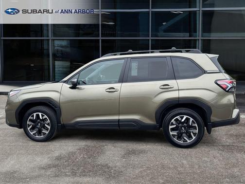 Autumn Green Metallic 2025 Subaru Forester Premium