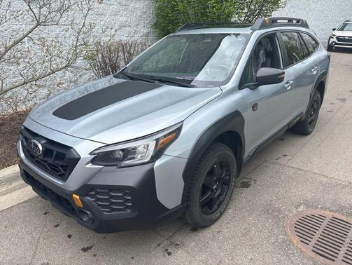 Ice Silver Metallic 2024 Subaru Outback Wilderness