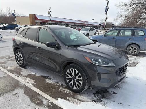 2020 Ford Escape SE