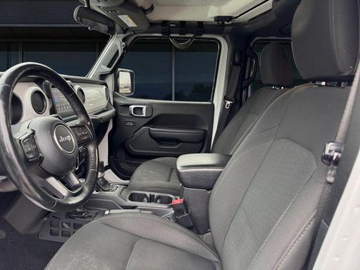 Bright White Clearcoat 2020 Jeep Gladiator Sport S