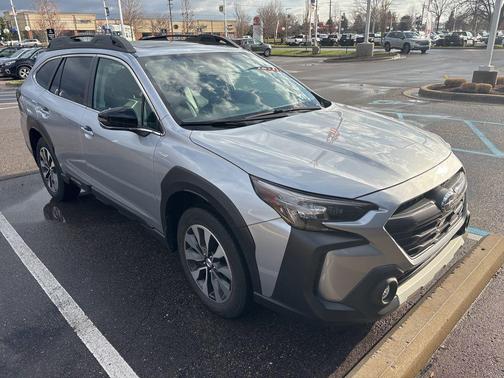 Ice Silver Metallic 2023 Subaru Outback Limited