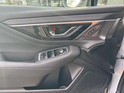 Ice Silver Metallic 2023 Subaru Outback Limited