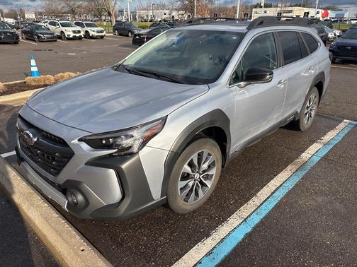 Ice Silver Metallic 2023 Subaru Outback Limited