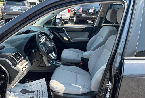 Dark Gray Metallic 2018 Subaru Forester 2.5i Premium