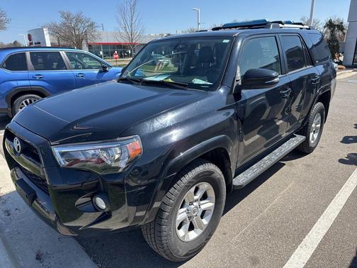 Midnight Black Metallic 2019 Toyota 4Runner SR5 Premium
