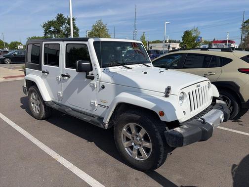 Bright White Clearcoat 2015 Jeep Wrangler Unlimited Sahara