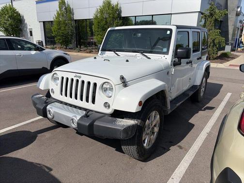 Bright White Clearcoat 2015 Jeep Wrangler Unlimited Sahara