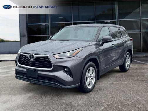 Magnetic Gray Metallic 2022 Toyota Highlander LE