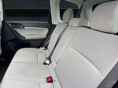 Dark Gray Metallic 2018 Subaru Forester 2.5i Premium