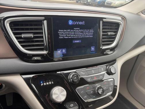 2017 Chrysler Pacifica Touring-L