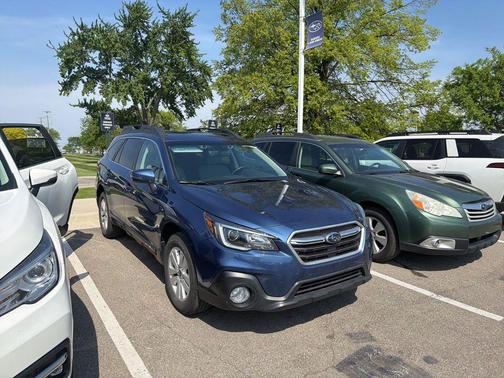 Abyss Blue Pearl 2019 Subaru Outback 2.5i Premium