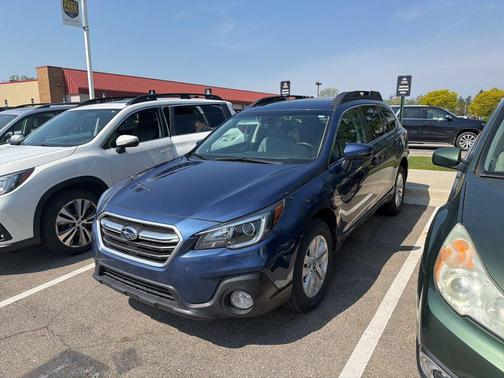 Abyss Blue Pearl 2019 Subaru Outback 2.5i Premium