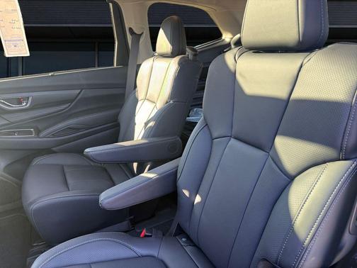 Crystal Black Silica 2025 Subaru Ascent Limited 7-Passenger