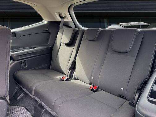 Magnetite Gray Metallic 2023 Subaru Ascent Premium 8-Passenger