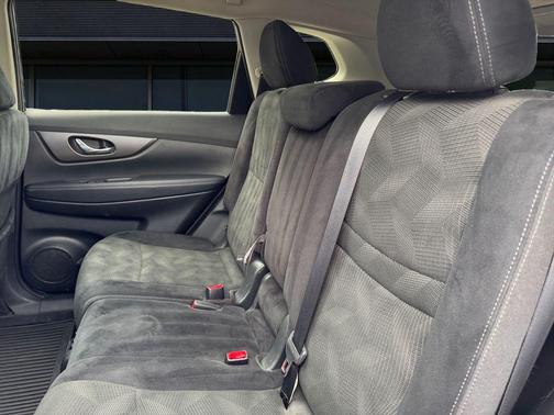 Gun Metallic 2015 Nissan Rogue SV