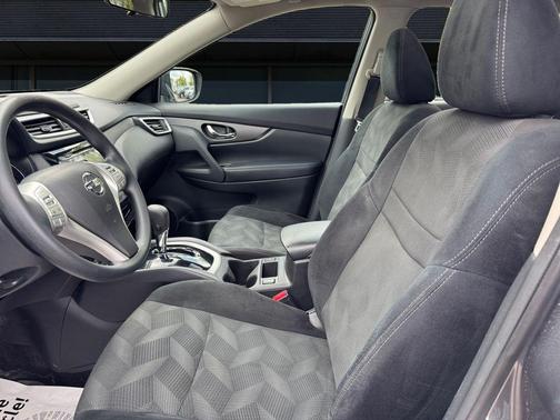 Gun Metallic 2015 Nissan Rogue SV