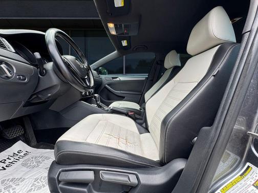 Platinum Gray Metallic 2016 Volkswagen Jetta 1.8T Sport
