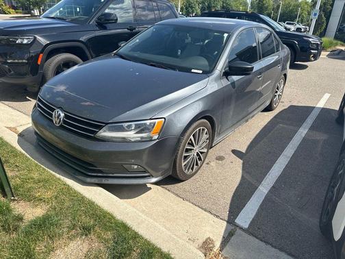 Platinum Gray Metallic 2016 Volkswagen Jetta 1.8T Sport