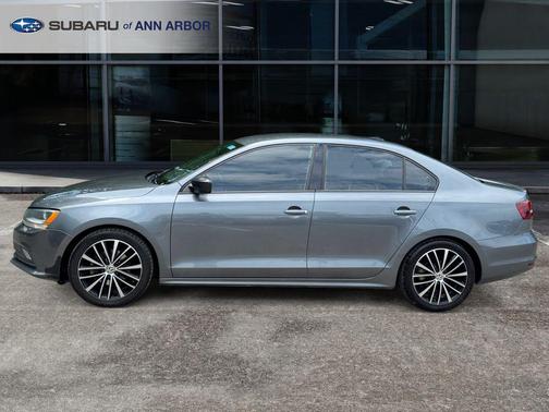 Platinum Gray Metallic 2016 Volkswagen Jetta 1.8T Sport