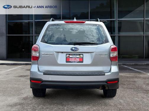 Ice Silver Metallic 2016 Subaru Forester 2.5i
