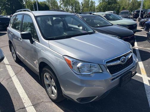 Ice Silver Metallic 2016 Subaru Forester 2.5i