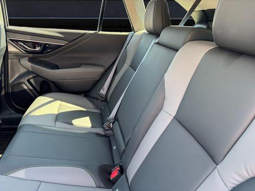 Crystal Black Silica 2025 Subaru Outback Onyx Edition