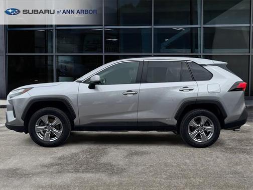 2022 Toyota RAV4 Hybrid XLE