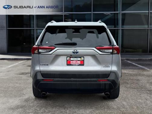 2022 Toyota RAV4 Hybrid XLE