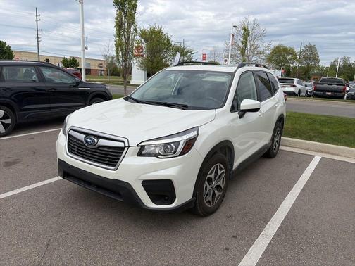 Crystal White Pearl 2020 Subaru Forester Premium